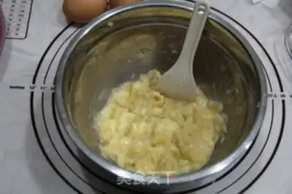 Make Banana pecan cake step 4
