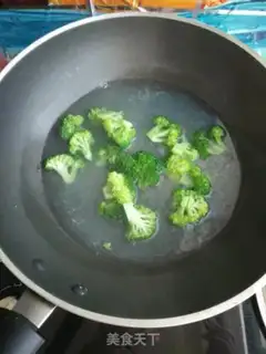 Make Garlic abalone broccoli step 6