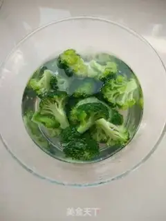 Make Garlic abalone broccoli step 7