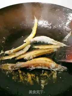 Make A muddled egg step 1