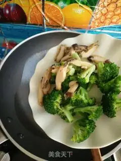 Make Garlic abalone broccoli step 10