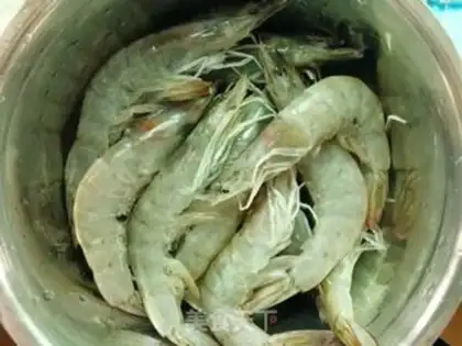 Make Spicy shrimp step 1
