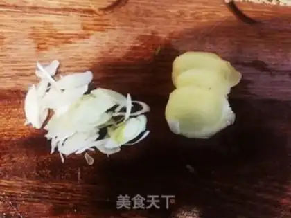 Make Beef shrimp and vegetable noodles step 0