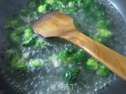 Make Pyramid broccoli step 1
