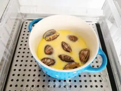 Make Flower clams and eggs step 6