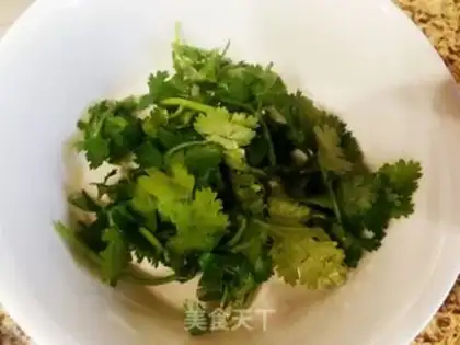 Make Beef shrimp and vegetable noodles step 2