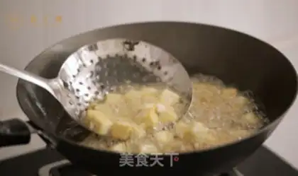 Make Red oil sea cucumbers step 1