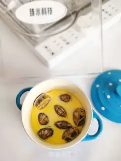 Make Flower clams and eggs step 7