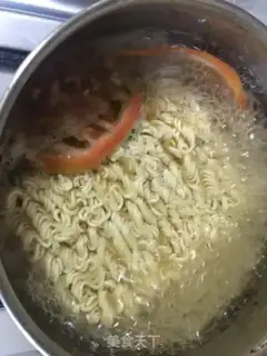 Make Fat cow tomato noodle step 1