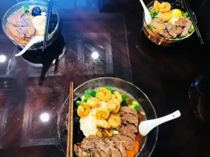 Make Beef shrimp and vegetable noodles step 10