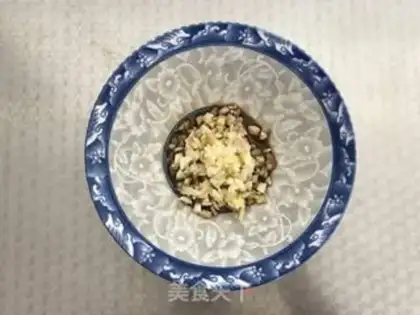 Make Spicy root powder step 1