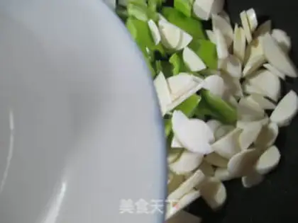 Make Green pepper, white fried chicken chest step 9