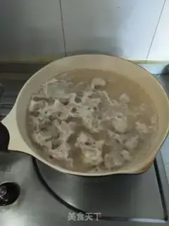 Make Big mouth cat eats meat step 2