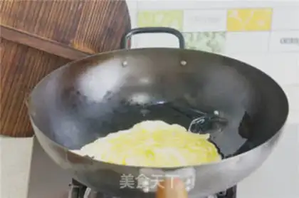 Make Beef sausage egg soup step 2