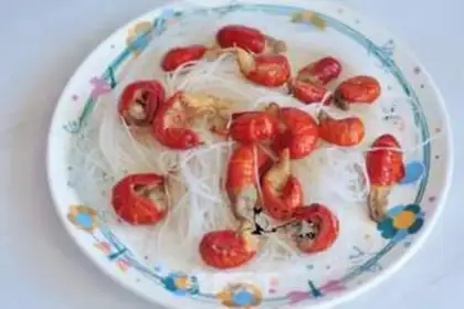 Make A lobster-tail garlic fan step 1