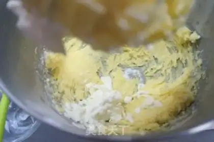 Make Light cream cookies step 4