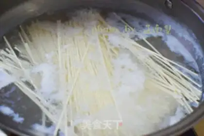 Make Shrimp noodles step 4