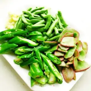 Make Four season beans with lentils step 1