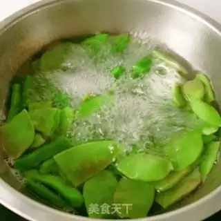 Make Four season beans with lentils step 2