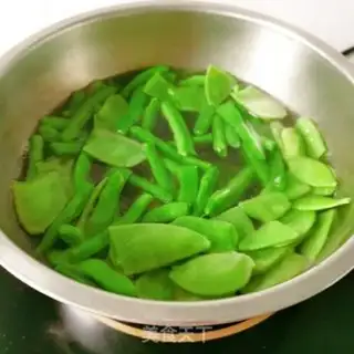 Make Four season beans with lentils step 3