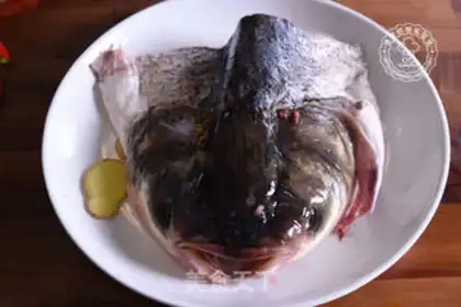 Make Scratch the fish head step 2