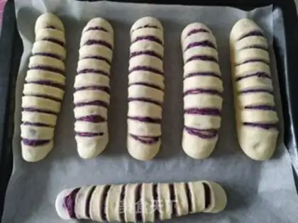 Make Purple potato caterpillar bread step 10