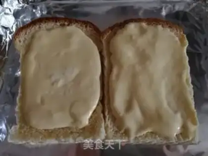 Make Rock-burned cheese toast step 4