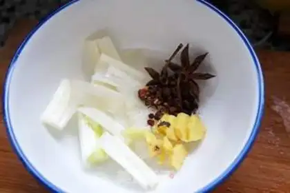 Make Tomato soup step 1