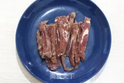 Make Low-calendar beef rolls step 1