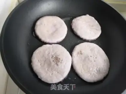 Make Black rice sesame cakes step 10