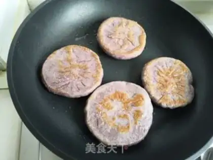 Make Black rice sesame cakes step 12