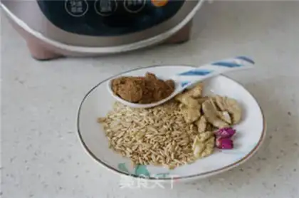Make Rose oatmeal pecan step 0