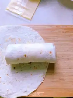 Make Chicken cucumber roll step 4