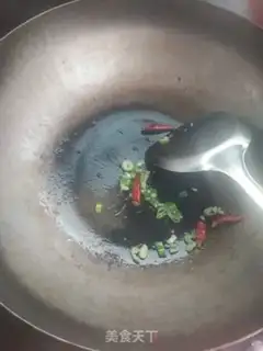Make Sour bean horns, fragrance step 3