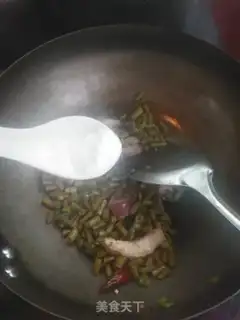 Make Sour bean horns, fragrance step 5
