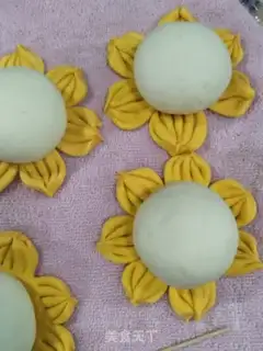 Make Sunflower sandbag step 5