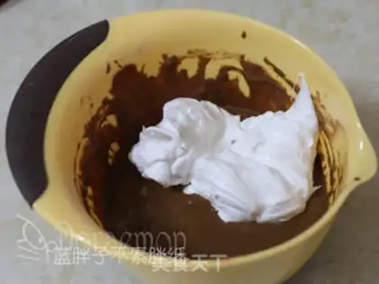 Make No oil-free chocolate steam cake step 5