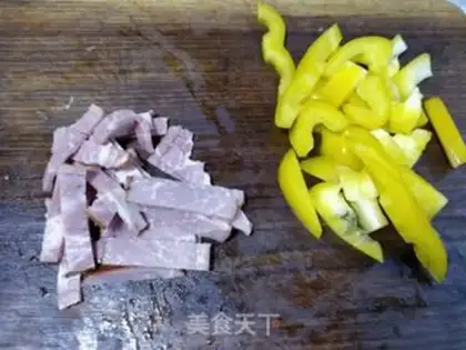 Make Bacon fried Dutch beans step 1