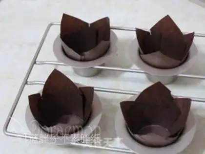 Make No oil-free chocolate steam cake step 7