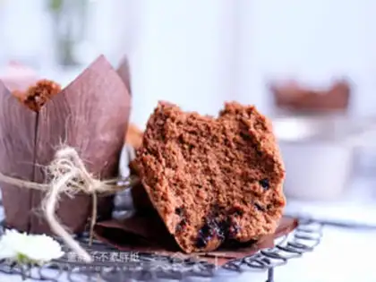 Make No oil-free chocolate steam cake step 11