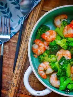 Make Shrimp fried broccoli step 6