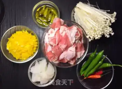 Make Sour soup, fat cow step 0