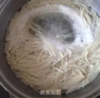 Make Sour soup, fat cow step 1