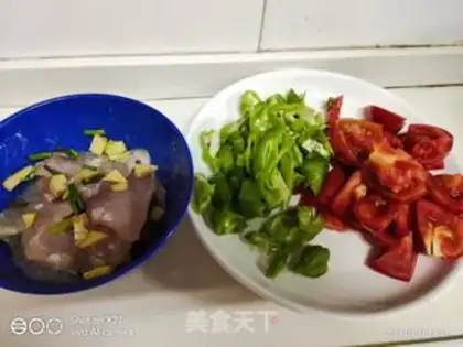 Make Tomato pepper fried fish step 0