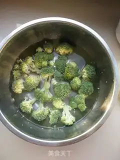 Make Scallops and broccoli step 1