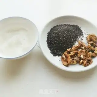 Make walnut sesame paste step 0
