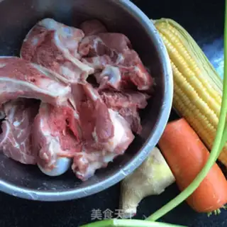 Make Corn radish bone soup step 0
