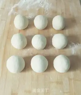 Make Handmade buns in the private room step 2