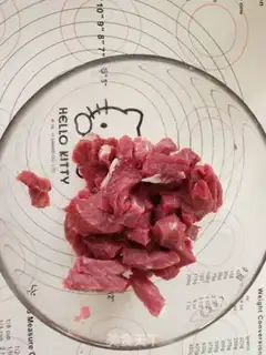 Make Garlic roast beef step 1