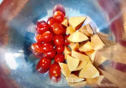 Make Egg rabbit field salad step 0